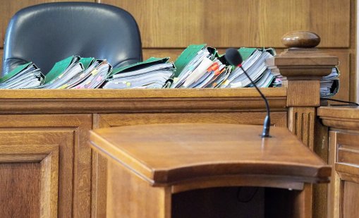 Задържаха в ареста мъж от Лом, обвинен в блудство с малолетни