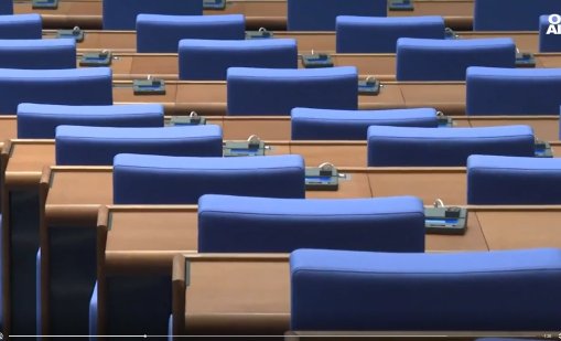 Лицата на 52-ото НС: Превес на генерали, юристи и завръщане на лекарите