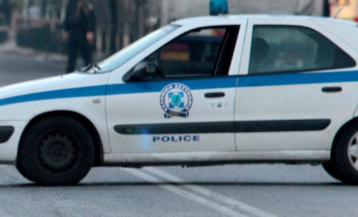 Момиче почина пред бар в Атина, пило съмнителен алкохол