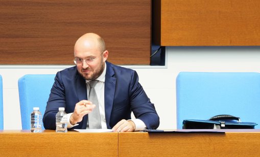 Възрастни са връзвани и заключвани в нелегални старчески домове
