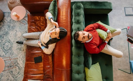 Зодиите, които са несигурни във връзките