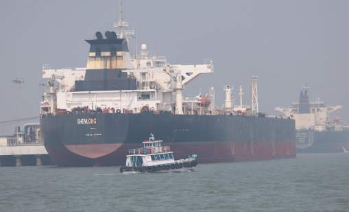 Иран предлага край на блокадата над Ормузкия проток