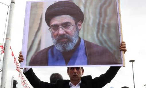 Кой е Моджтаба Хаменей, тайнственият нов върховен лидер на Иран