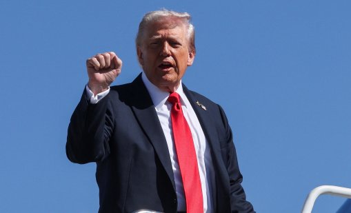 Тръмп разкрива реновираната баня в спалнята на Линкълн