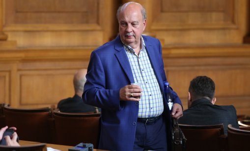 Георги Марков пред Dnes.bg: КС уволни Киселова като депутат и правист
