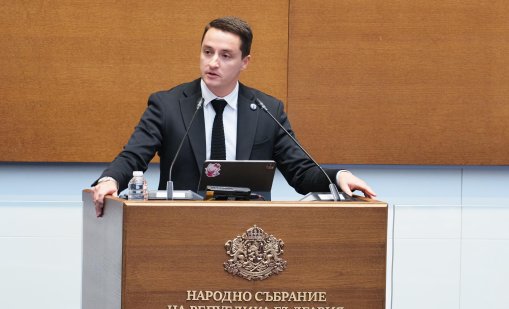 Божанков за върнатия референдум: Киселова направи необходимото