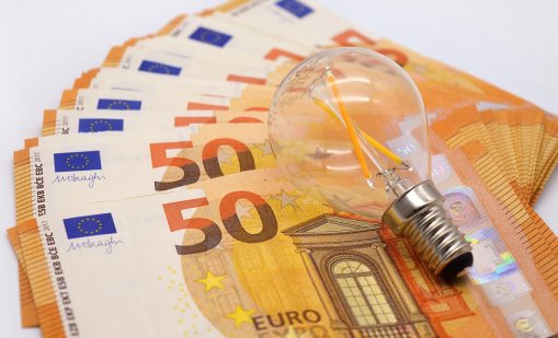 КЗП за високите цени за ток: От 800 жалби една е основателна 