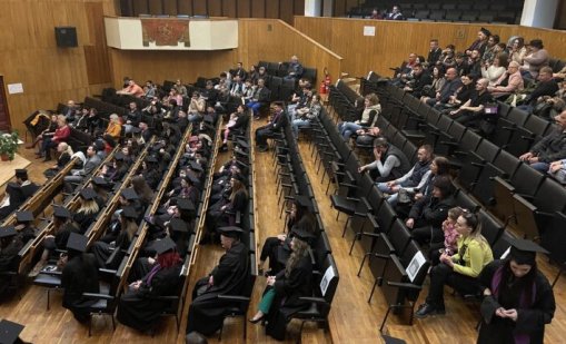 МОН: Над 46 000 студенти ще получат подкрепа за професионалната си реализация