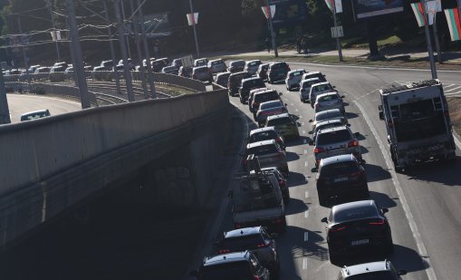 Колите по българските пътища постепенно гонят 4 милиона