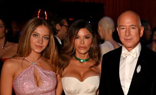 Каква изненада... Безос финансира секси бельото на Сидни Суини