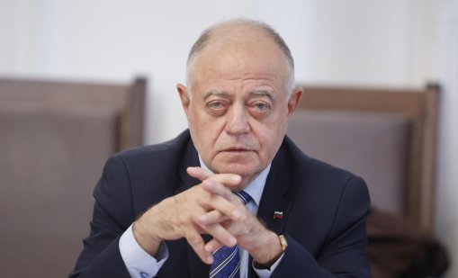 Атанас Атанасов: ПБ е красноармейска власт, парламентът се превръща в гумен печат