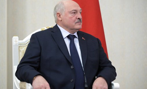 САЩ преговарят с Лукашенко за освобождаването на 100 политически затворници