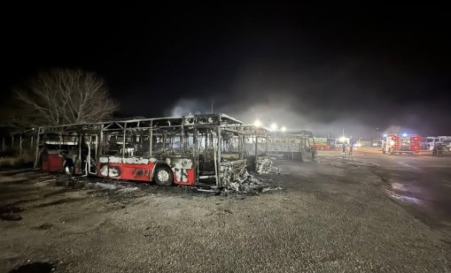 Кметът на Костинброд за изгорелите автобус: Бяха транспортно бижу