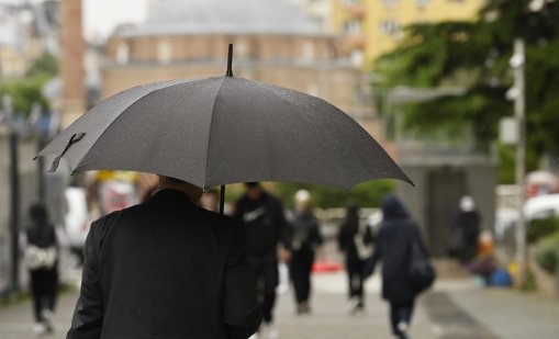 Дъжд, гръмотевици и понижение на температурите днес