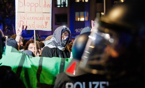 Полицията прекрати пропалестински протест в Берлин след сблъсъци 