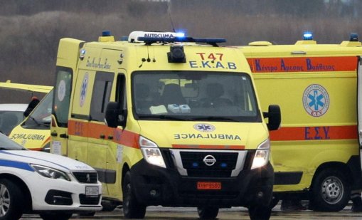 Нападнаха линейка в Румъния с камъни и брадви след видео за черна линейка, която краде деца