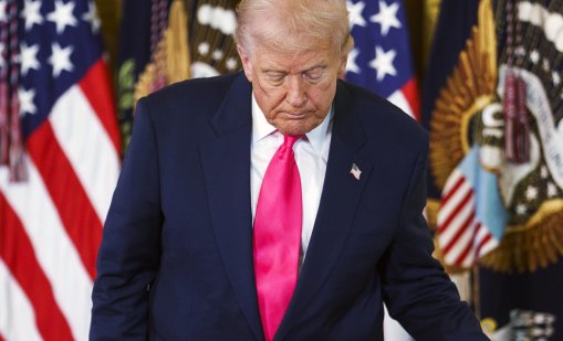 Швейцарците отишли със скъпи дарове при Тръмп: Rolex и гравирано златно кюлче