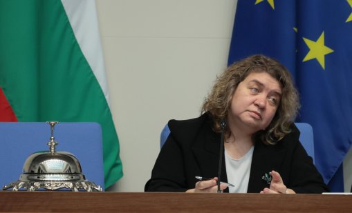 Киселова е подала заявление, оттегля се като председател на парламента