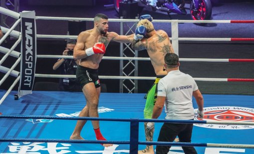 Фабиан Лорито срещу Давид Сабо-Тот в Grand Prix битка за титлата до 85 кг