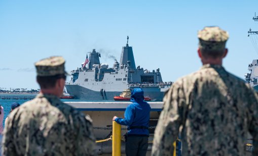 Разузнавателни самолети на НАТО кръжат над Черно море 