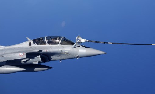 Франция купува 61 нови изтребителя Rafale