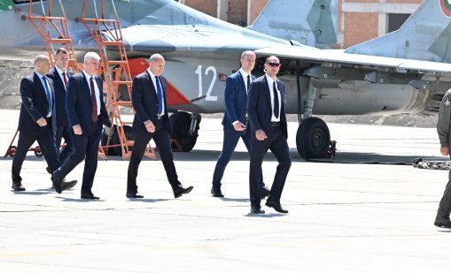 Президентът Румен Радев ще посети авиобаза Крумово