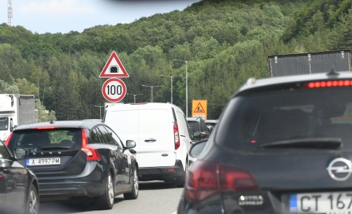 Ремонти по магистрала &bdquo;Струма&ldquo; и ключов път край морето
