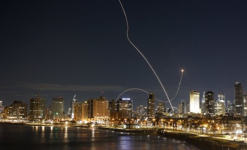 "Хизбула" нанесла удари по израелски военни бази близо до Тел Авив и Хайфа