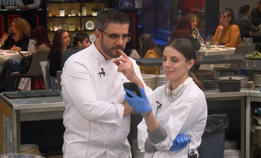 Инфлуенсърката Флора се провали зад печката и се сбогува с Hell&rsquo;s Kitchen