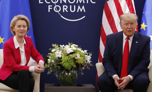 52% от гражданите на ЕС смятат споразумението на Урсула с Тръмп за митата за "унизително"