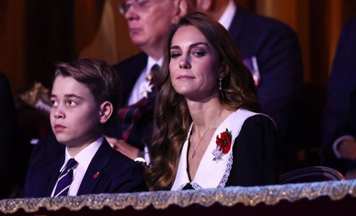 Принц Джордж застана до Кейт Мидълтън за важен кралски дебют