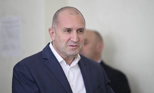 Радев за балотажа: Ще избираме между мира и войната