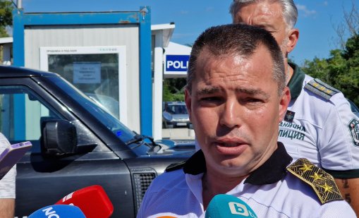 С две висши образования бил шофьорът, хванат да превозва 32-ма мигранти край Бургас 