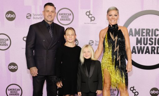 Пинк и дъщеря ѝ Уилоу в елегантни вечерни рокли