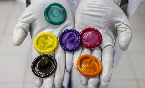 Войната в Иран удари и секса, с 30% скачат презервативите