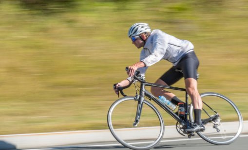 Мъж открадна колело и почти спечели състезание, бягайки от полицията
