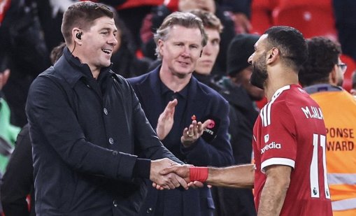 Легендата Джерард призова Салах: Остани в "Ливърпул"