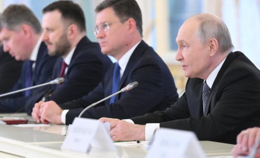 "Елфите" срещу троловете на Путин: Как Литва води война с фалшивите новини и учи Великобритания