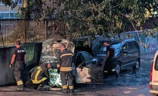 Мощни взривове разтърсиха Пловдив, взривени са коли ВИДЕО