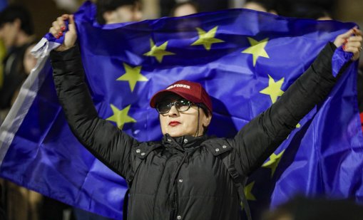 Забравете крайната десница: Младите искат "Съединени европейски щати"