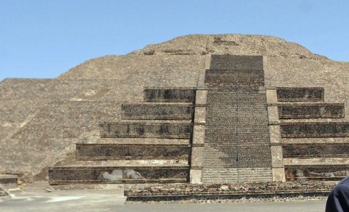 По-малко туристи и повече полиция в Теотиуакан след атаката