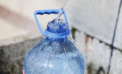 Скъпи Дядо Коледа, пожелавам си да имаме вода… Как водният ад в Плевен променя животи?