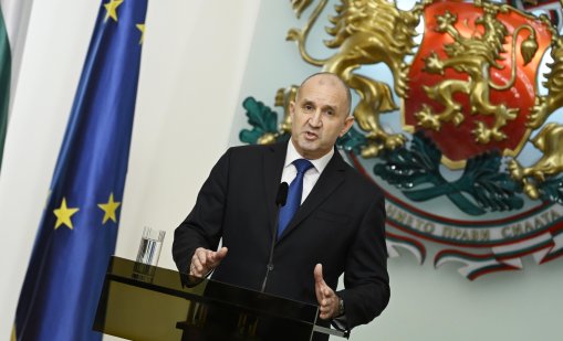 Президентът Румен Радев официално ще депозира оставката си днес