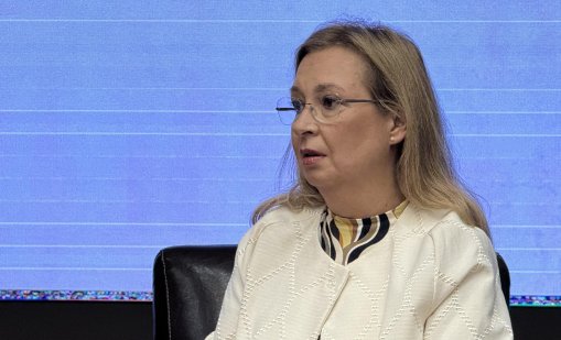 Русинова за еврото: До края на месеца хората ще свикнат