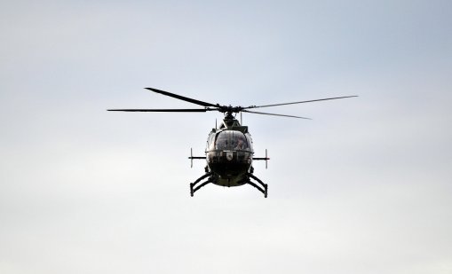 Военен хеликоптер се включи в издирването на парапланерист