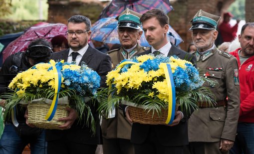 Поляците се обърнаха срещу украинците: 52% не искат украински бежанци