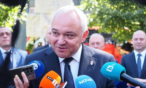 Демерджиев: Атанасова е използвала и дипломатически, и личен паспорт при пътуванията си