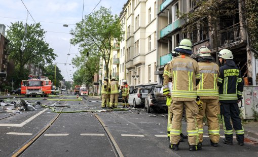 Българин и две румънки се издирват след срутване на сграда в Германия