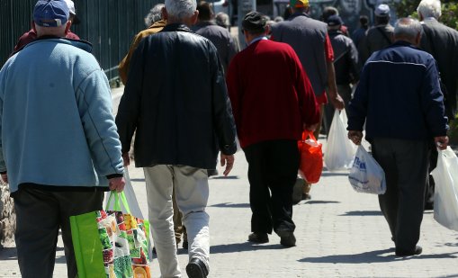 Свалят цените на 1000 стоки в супермаркетите в Гърция