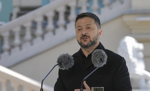 Войната с дронове разклати политиката в Украйна: как Зеленски загуби подкрепа